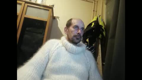 Snapshot of sweaterboy666 chatting on February 4, 2026, 11:53 pm sweaterboy666 online show from February 4, 2026, 11:53 pm