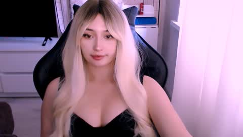 Snapshot of sweeet_baby0 chatting on October 17, 2025, 3:10 am Kate online show from October 17, 2025, 3:10 am