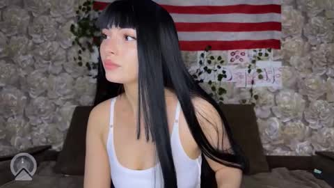 Snapshot of sweeet_strawwberies chatting on October 18, 2025, 6:30 pm sweeet_strawwberies online show from October 18, 2025, 6:30 pm