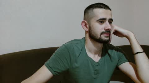 Snapshot of sweet__daddy8 chatting on December 4, 2024, 8:07 pm BredEmiliya online show from December 4, 2024, 8:07 pm