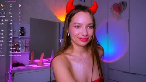 kitty online show from April 18, 2026, 7:58 pm