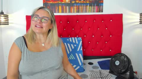 Snapshot of sweet__mature chatting on November 23, 2025, 5:02 pm Carolina online show from November 23, 2025, 5:02 pm