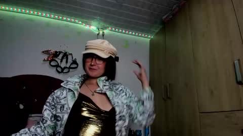 sweet__suck69bitch online show from January 1, 2025, 6:58 am