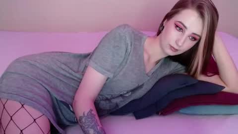 Snapshot of sweet_alica15 chatting on June 17, 2026, 6:20 pm Alice online show from June 17, 2026, 6:20 pm