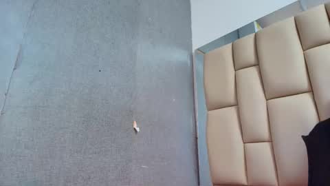 Amye  online show from September 16, 2025, 7:04 pm