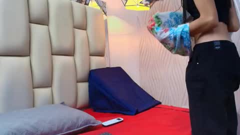 Amye  online show from November 15, 2025, 7:10 pm