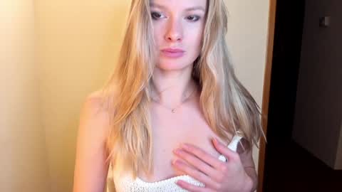 Snapshot of sweet_angel_a chatting on January 4, 2025, 10:24 pm Ann - your sweet girl online show from January 4, 2025, 10:24 pm