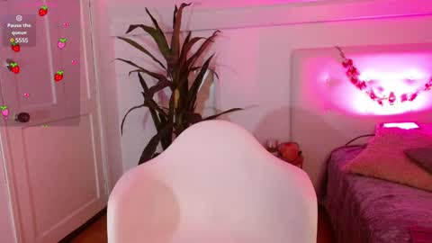 sweet blueberry  online show from March 4, 2025, 1:59 pm