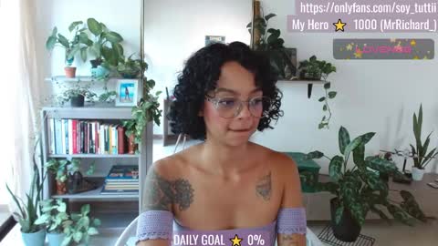 Snapshot of sweet_bluee chatting on May 22, 2026, 4:12 pm Tutti online show from May 22, 2026, 4:12 pm