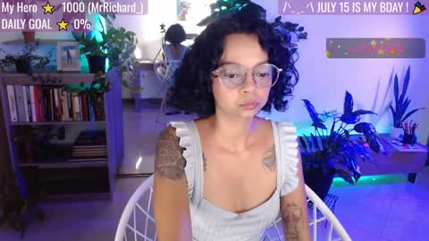 Snapshot of sweet_bluee chatting on May 31, 2026, 11:50 pm Tutti online show from May 31, 2026, 11:50 pm