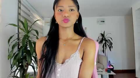 sweet_brunette88 online show from February 18, 2026, 7:32 pm