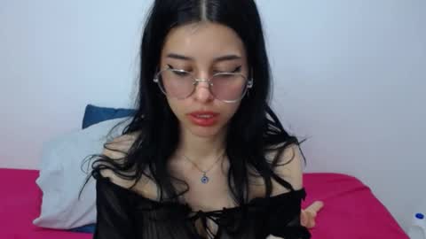 sweet_cloe444 online show from May 9, 2026, 3:23 am