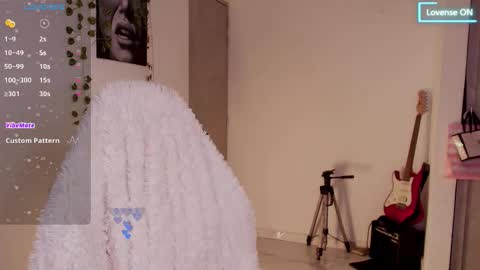 Dalia online show from October 14, 2025, 9:37 pm