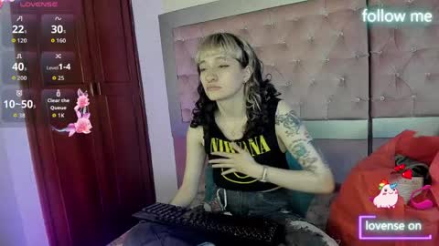  emmili  online show from April 8, 2026, 12:27 pm