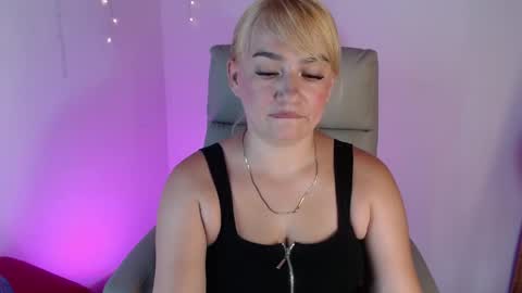 Snapshot of sweet_feeling30 chatting on May 17, 2026, 7:43 pm carolina online show from May 17, 2026, 7:43 pm