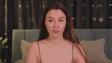 Snapshot of sweet_haeven chatting on March 2, 2025, 5:14 pm Im Mia.LOVELY PATTERNS 100  120  160  200 my toy buzzes from 2 tip online show from March 2, 2025, 5:14 pm