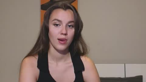 Snapshot of sweet_haeven chatting on September 21, 2025, 3:57 pm Im Mia.LOVELY PATTERNS 100  120  160  200 my toy buzzes from 2 tip online show from September 21, 2025, 3:57 pm