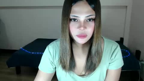 sophia daisy  online show from February 10, 2025, 1:57 am