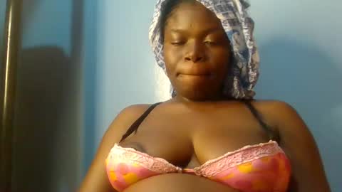 Snapshot of sweet_jamiie chatting on February 4, 2026, 12:16 am jay online show from February 4, 2026, 12:16 am