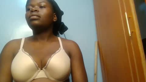 Snapshot of sweet_jamiie chatting on February 11, 2026, 7:19 pm jay online show from February 11, 2026, 7:19 pm