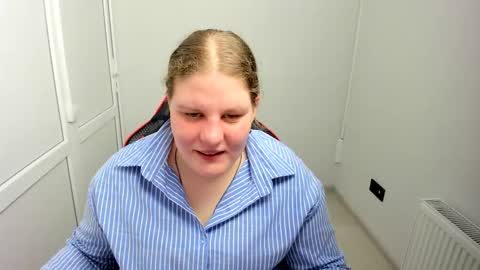 Snapshot of sweet_karla_la chatting on May 7, 2026, 6:52 am Karla online show from May 7, 2026, 6:52 am