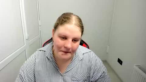 Snapshot of sweet_karla_la chatting on May 20, 2026, 9:04 am Karla online show from May 20, 2026, 9:04 am