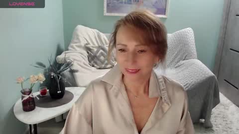 Helen online show from September 12, 2025, 5:29 am