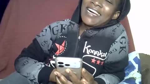 sweet_lessly online show from February 12, 2026, 7:20 pm