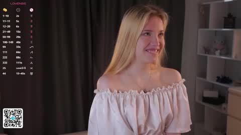 Lily online show from June 10, 2026, 1:39 am