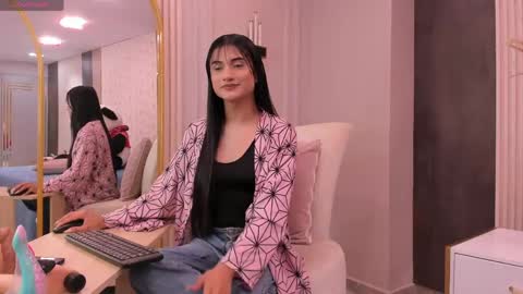 sweet_mafee online show from April 3, 2026, 6:50 pm