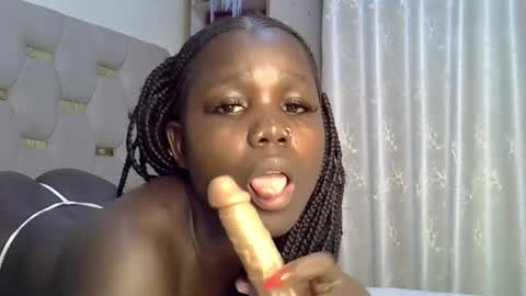 sweet_melodiyy online show from March 27, 2026, 7:13 pm