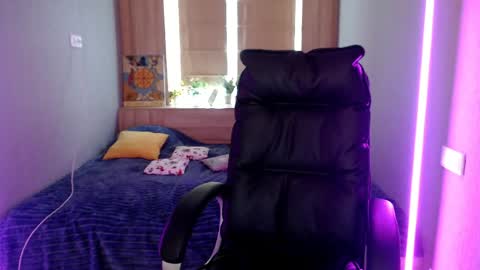 sweet_n_strong online show from April 11, 2026, 7:13 am