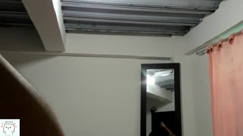 Snapshot of sweet_nhaomy chatting on November 17, 2025, 5:30 pm Nhaomy online show from November 17, 2025, 5:30 pm