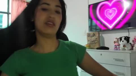 Snapshot of sweet_nhaomy chatting on December 15, 2025, 9:08 pm Nhaomy online show from December 15, 2025, 9:08 pm