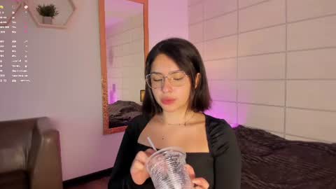 Sweet online show from June 23, 2026, 1:42 pm