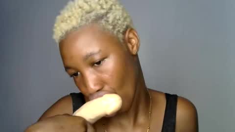 sweet girl online show from June 6, 2026, 5:17 pm