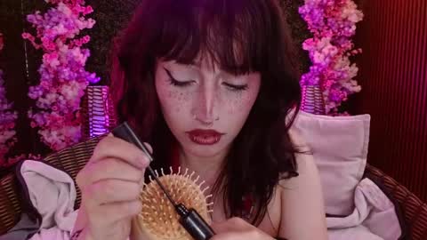 Roxanee online show from December 14, 2025, 4:40 am