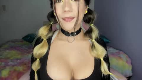 Snapshot of sweet_stephaniee chatting on October 4, 2025, 6:44 am online show from October 4, 2025, 6:44 am