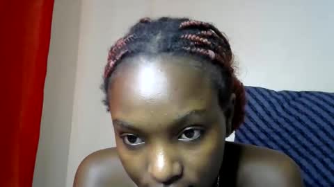 sweet_strawberina online show from April 14, 2026, 8:42 am