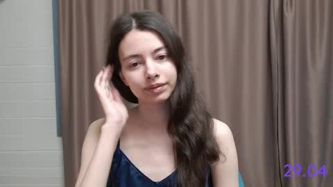Snapshot of sweet_sweet_angel chatting on April 29, 2026, 5:55 am Angel online show from April 29, 2026, 5:55 am
