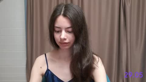 Snapshot of sweet_sweet_angel chatting on May 29, 2026, 4:43 am Angel online show from May 29, 2026, 4:43 am