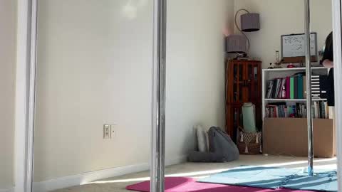 Heidi Brenner - Please check bio for schedule  FAQ online show from April 7, 2026, 1:11 pm