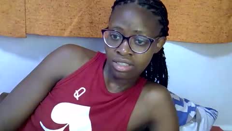 sweet_zarah online show from March 5, 2026, 5:14 am