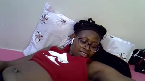 Snapshot of sweet_zarah chatting on April 19, 2026, 6:10 pm sweet_zarah online show from April 19, 2026, 6:10 pm