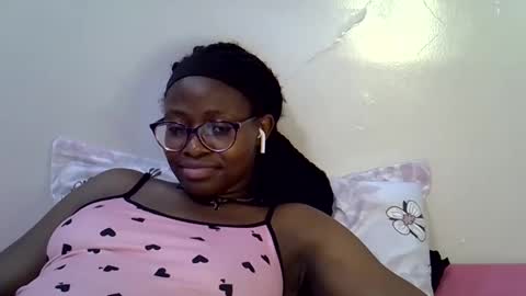 Snapshot of sweet_zarah chatting on April 23, 2026, 12:29 pm sweet_zarah online show from April 23, 2026, 12:29 pm