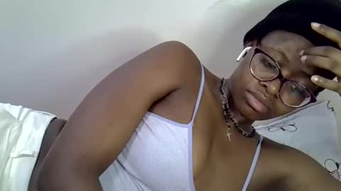 Snapshot of sweet_zarah chatting on May 1, 2026, 2:27 am sweet_zarah online show from May 1, 2026, 2:27 am