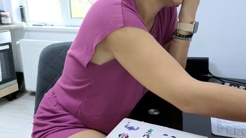Ania online show from October 7, 2025, 8:44 am