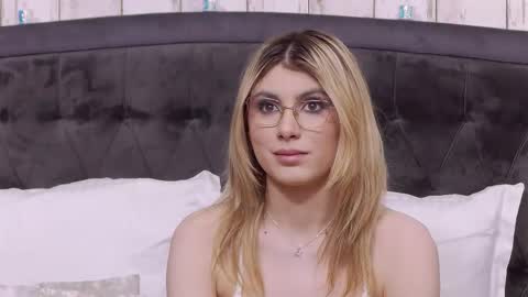 Snapshot of sweetanisia chatting on March 27, 2026, 8:26 am Anisia online show from March 27, 2026, 8:26 am