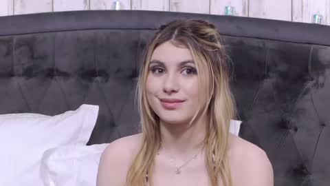 Snapshot of sweetanisia chatting on April 15, 2026, 5:20 pm Anisia online show from April 15, 2026, 5:20 pm