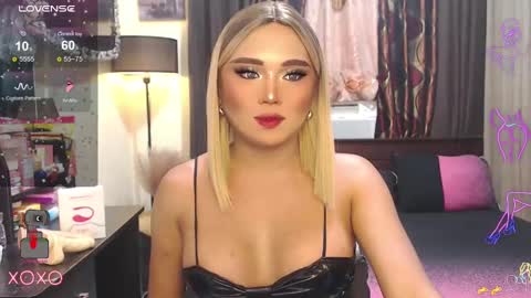 Snapshot of sweetbella118 chatting on December 16, 2024, 7:15 am bella online show from December 16, 2024, 7:15 am